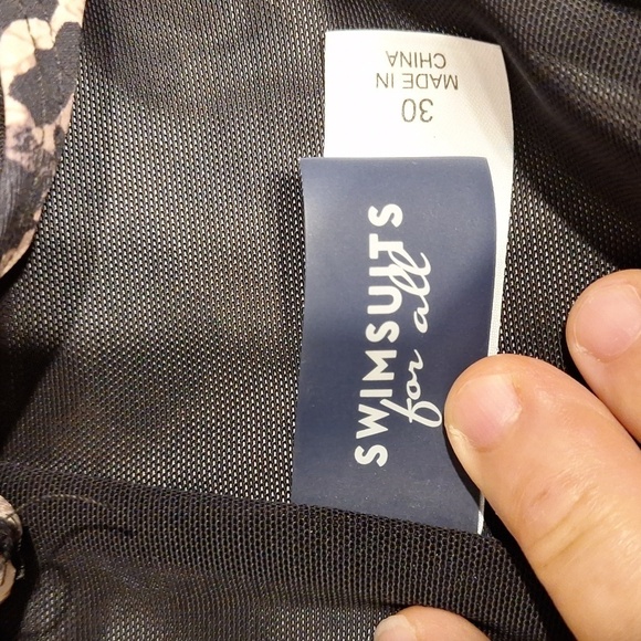 Q women's Swimsuits for All animal print plus size swim top 30 - Picture 4 of 4